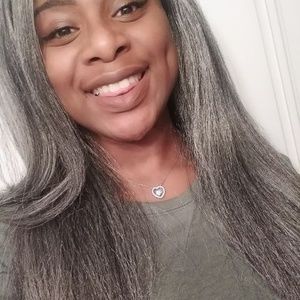 Meet your Posher, Noelle